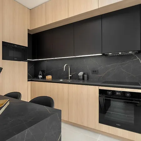 The Q Bliss - Your New 4-star Hideaway With A Garage