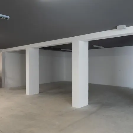 The Q Bliss - Your New 4-star Hideaway With A Garage Lejlighed