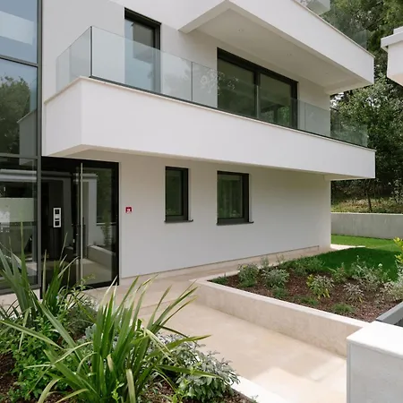 The Q Bliss - Your New 4-star Hideaway With A Garage Rovinj